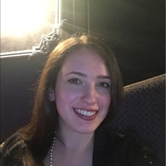 Meet your Posher, Whitney - Picture 1 of 1